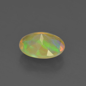 Opala multicolorido natural 0,93ct, corte oval, transparente