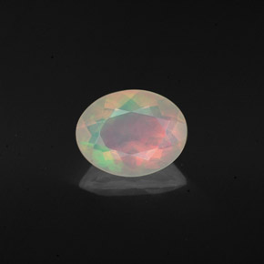 Opala multicolorido natural 0,98ct, corte oval, transparente