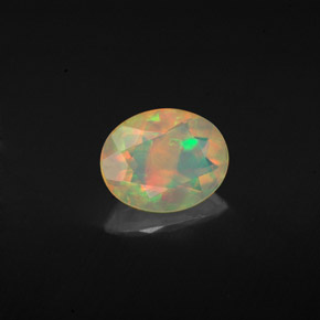 Opala multicolorido natural 0,92ct, corte oval, transparente