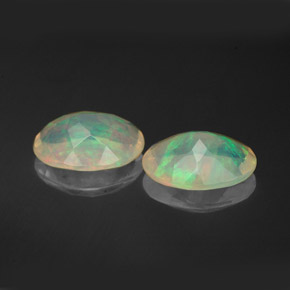 Pedras preciosas de opala multicolorido natural de  ct, corte oval, transparente