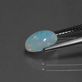 Opala multicolorido natural 1,14ct, corte oval, transparente