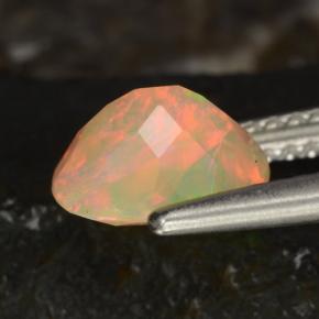 Opala multicolorido natural 0,97ct, corte oval, translúcido