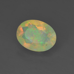 Opala multicolorido natural 0,88ct, corte oval, transparente