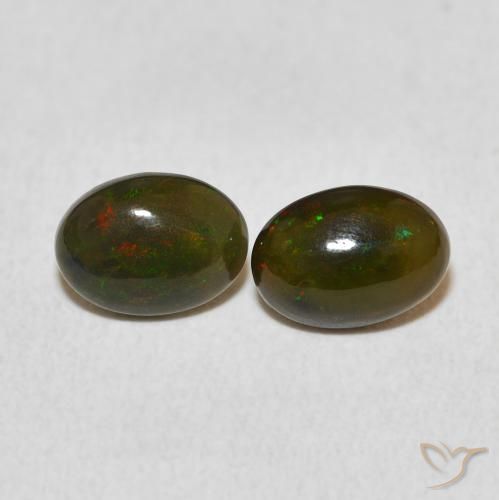 0.86ctw Natural Multicolorido Opala, oval, Opaco
