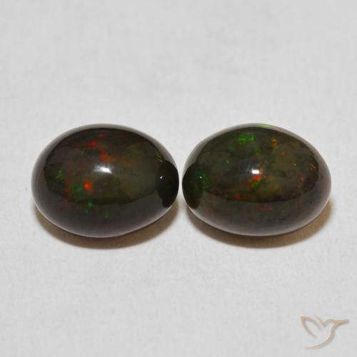2.95ctw Natural Multicolorido Opala, oval, Opaco