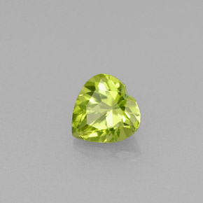Peridoto verde natural 0,52ct, formato de coração, VS