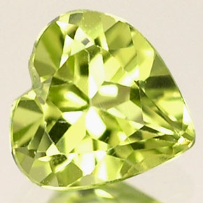 Peridoto verde natural 0,50ct, formato de coração, VVS-VS