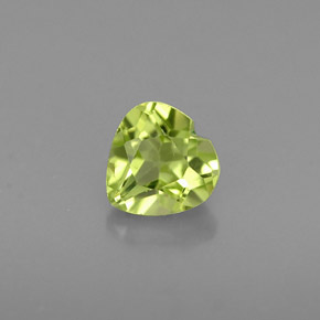 Peridoto verde natural 0,57ct, formato de coração, VS