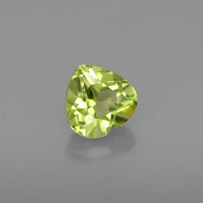 Peridoto verde natural 0,57ct, formato de coração, VS