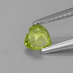 Peridoto verde natural 0,44ct, formato de coração, VS