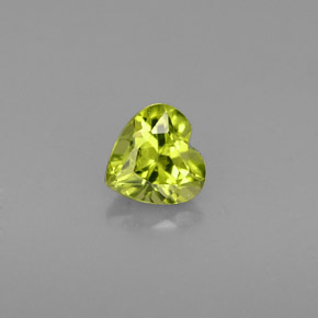 Peridoto verde natural 0,49ct, formato de coração, VS