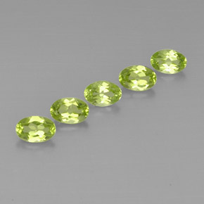 Pedras preciosas de peridoto verde natural de  ct, corte oval, VS