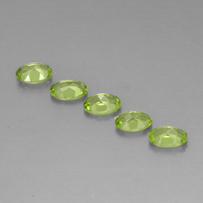 Pedras preciosas de peridoto verde natural de  ct, corte oval, VS