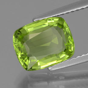 Peridoto Verde médio Natural 2.63ct, Almofada cortada, VS
