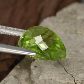 Peridoto Verde médio Natural 4.54ct, Formato de pêra, VS