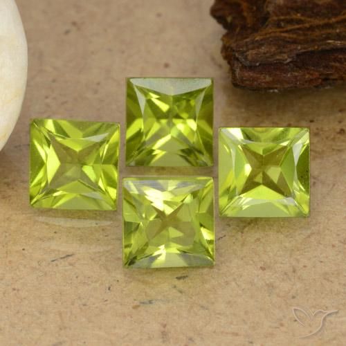 Pedras preciosas de Peridoto Verde médio natural de 2.72 ct, Quadrado, VS