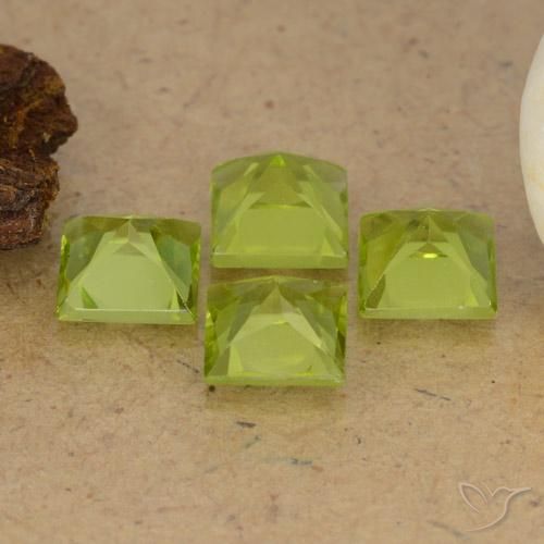 Pedras preciosas de Peridoto Verde médio natural de 2.72 ct, Quadrado, VS
