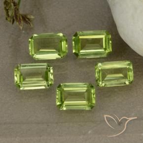 Pedras preciosas de Peridoto verde vivo natural de 2.44 ct, Corte Octógono / Esmeralda, VVS-VS