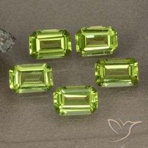 Pedras preciosas de Peridoto Verde médio natural de 2.68 ct, Corte Octógono / Esmeralda, VVS-VS