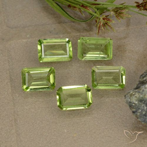2.02ctw Natural Verde Vivo Claro Peridoto, Corte Esmeralda, VVS-VS