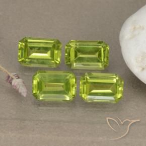 Pedras preciosas de Peridoto Verde médio natural de 2.56 ct, Corte Octógono / Esmeralda, VVS-VS