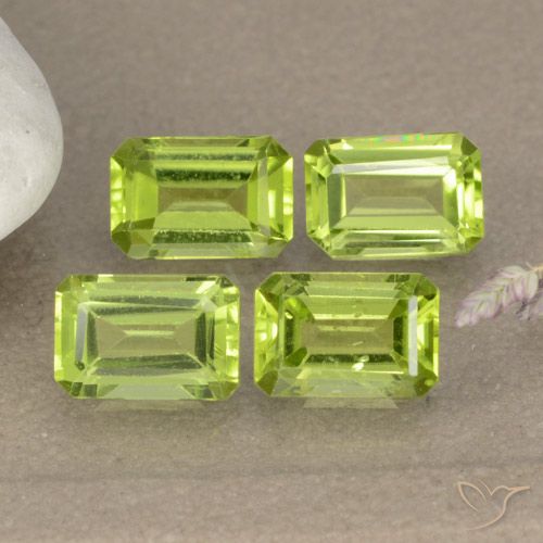 2.32ctw Natural Verde amarelado vivo Peridoto, Corte Esmeralda, VVS-VS