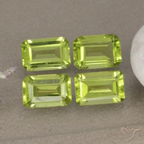 2.38ctw Natural Verde amarelado vivo Peridoto, Corte Esmeralda, VVS-VS