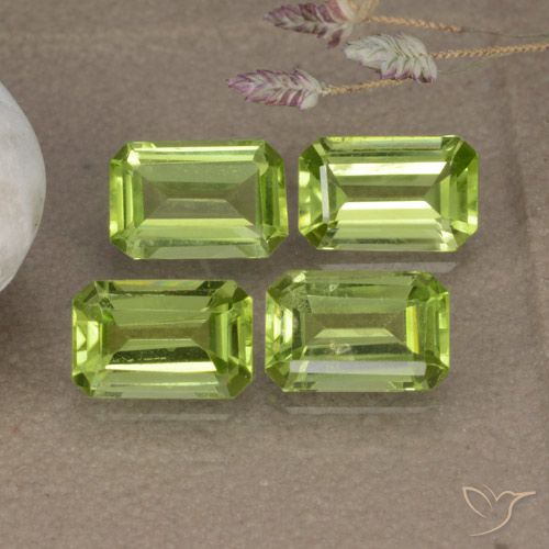 2.02ctw Natural Verde médio Peridoto, Corte Esmeralda, VVS-VS