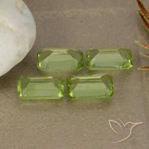 Pedras preciosas de Peridoto Verde médio natural de 1.89 ct, Corte Octógono / Esmeralda, VVS-VS