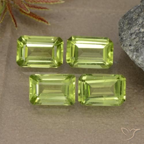 Pedras preciosas de Peridoto verde vivo natural de 2.56 ct, Corte Octógono / Esmeralda, VVS-VS