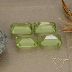 Pedras preciosas de Peridoto verde vivo natural de 2.43 ct, Corte Octógono / Esmeralda, VVS-VS