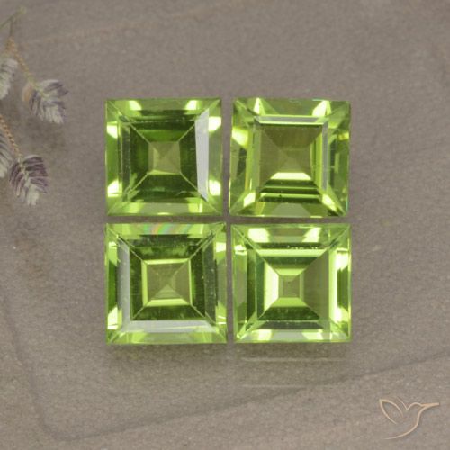 4.23ctw Natural Verde amarelado Peridoto, Quadrado, VVS-VS