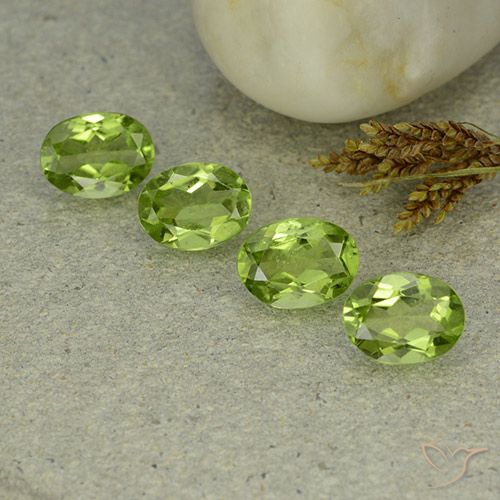 4.98ctw Natural Verde médio Peridoto, oval, VS