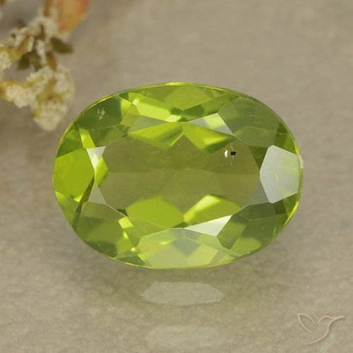 1.37ct Natural Verde médio Peridoto, oval, VS