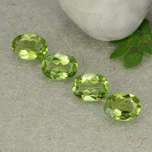 4.79ctw Natural verde vivo Peridoto, oval, VS