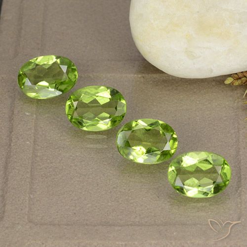 4.77ctw Natural verde vivo Peridoto, oval, VS