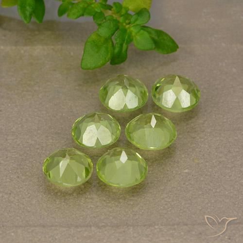 Pedras preciosas de Peridoto Verde médio natural de 3.12 ct, Redondo, VVS-VS