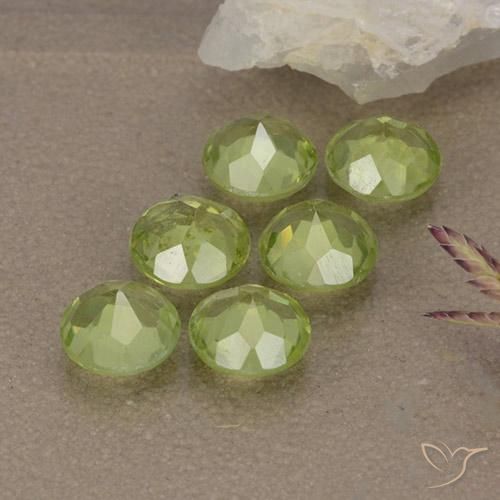 Pedras preciosas de Peridoto Luz verde natural de 2.75 ct, Redondo, VVS-VS