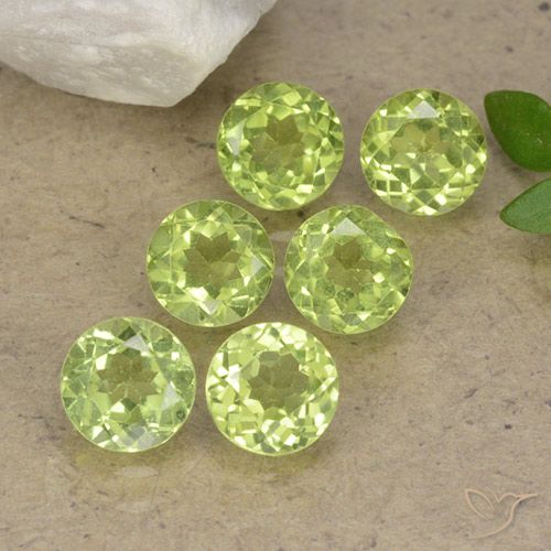 2.51ctw Natural Verde Vivo Claro Peridoto, Redondo, VVS-VS