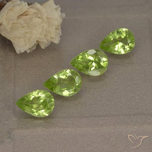 Pedras preciosas de Peridoto Verde Vivo Claro natural de 2.64 ct, Formato de pêra, VVS-VS