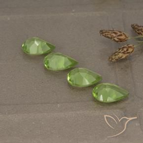 Pedras preciosas de Peridoto Verde médio natural de 2.34 ct, Formato de pêra, VVS-VS