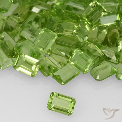 Peridoto Verde médio Natural 0.59ct, Corte Octógono / Esmeralda, VVS-VS
