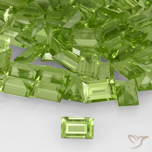 0.61ct Natural Verde médio Peridoto, baguete, VVS-VS