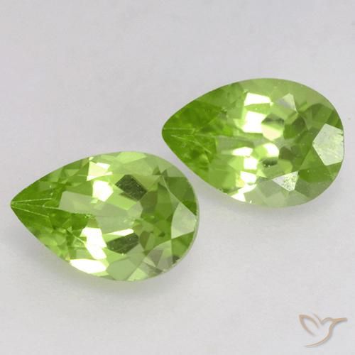 Pedras preciosas de Peridoto Verde médio natural de 0.91 ct, Formato de pêra, VVS-VS