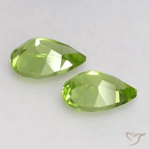 Pedras preciosas de Peridoto Verde médio natural de 0.91 ct, Formato de pêra, VVS-VS