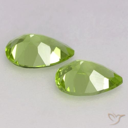 Pedras preciosas de Peridoto verde vivo natural de 0.85 ct, Formato de pêra, VVS-VS