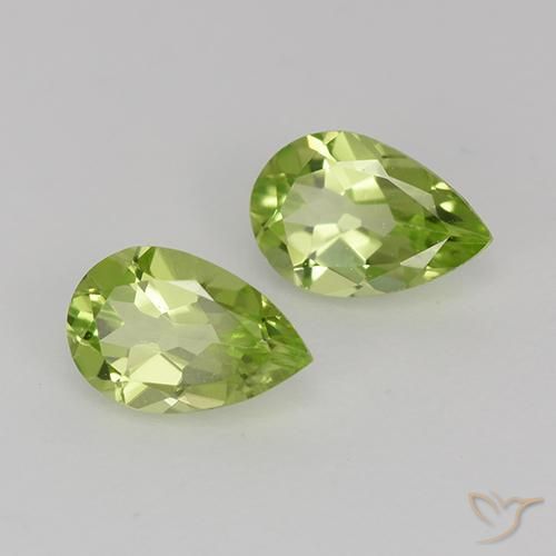 Pedras preciosas de Peridoto Verde Vivo Claro natural de 0.83 ct, Formato de pêra, VVS-VS