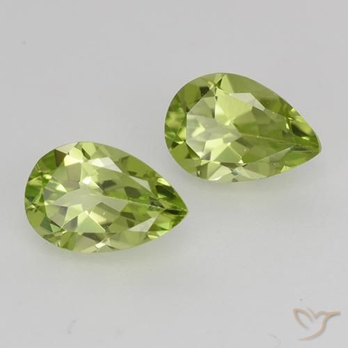 Pedras preciosas de Peridoto Luz verde natural de 0.94 ct, Formato de pêra, VVS-VS