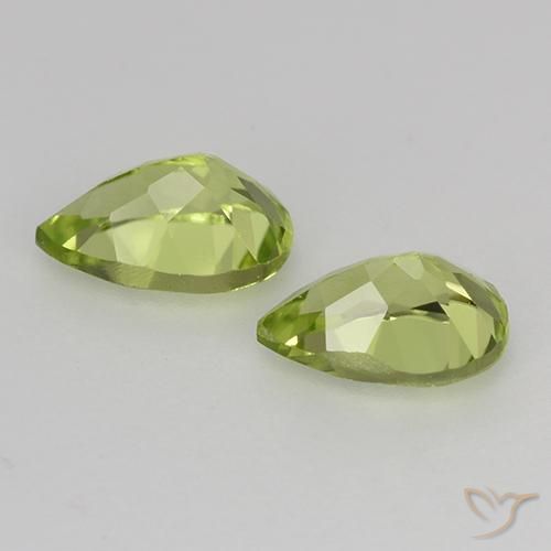Pedras preciosas de Peridoto Luz verde natural de 0.94 ct, Formato de pêra, VVS-VS