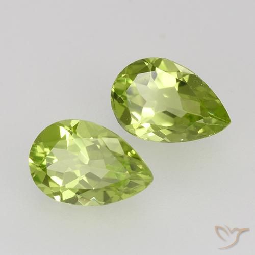 Pedras preciosas de Peridoto Verde médio natural de 0.87 ct, Formato de pêra, VVS-VS
